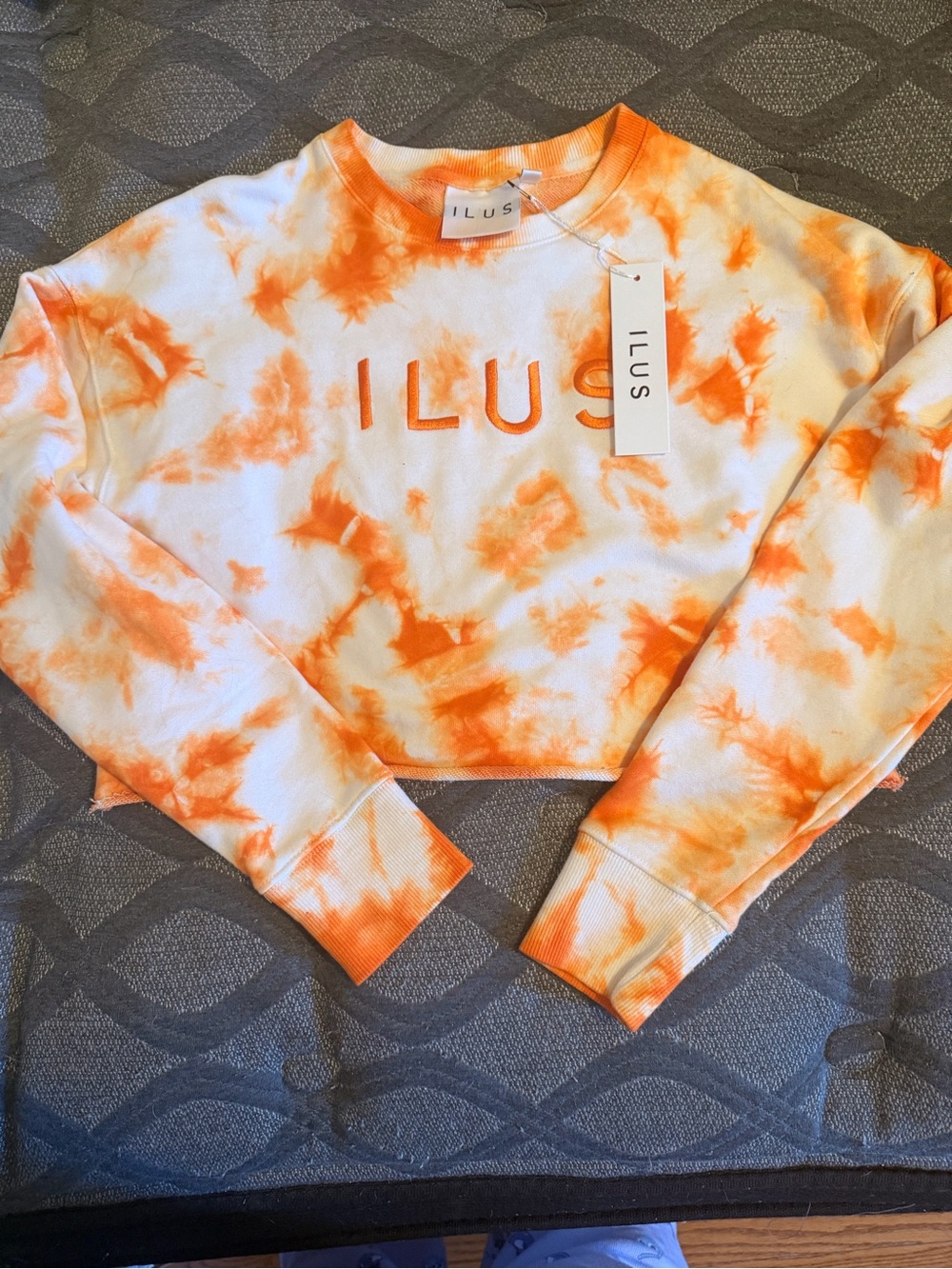 Ilus label sweater